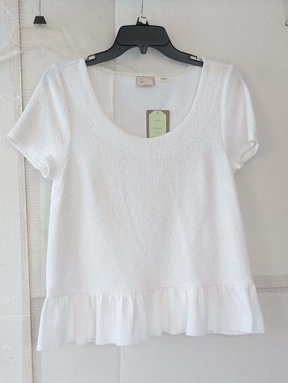 Anthropologie White Scoop-Neck Ruffle Hem Tee Top SZ Medium Chic Comfy Office